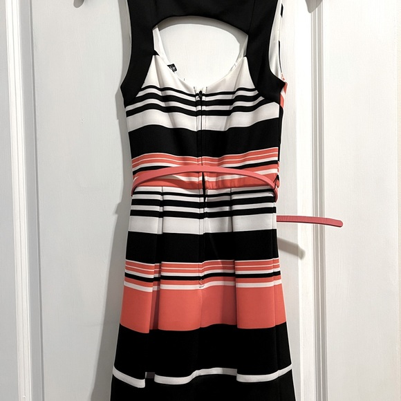 Spring dress - Picture 2 of 3